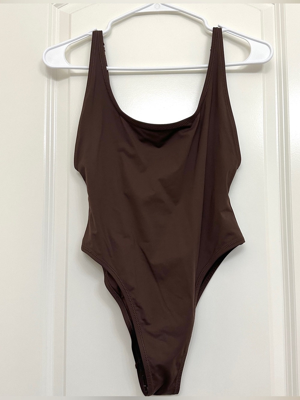 NWT SKIMS Scoop Neck One Piece Swimsuit in Cocoa - Medium